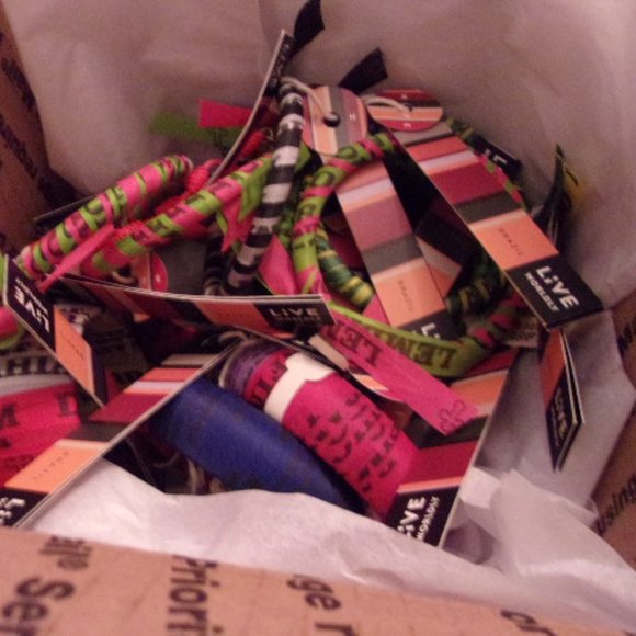 16 LIVE WORLDLY BRAZILIAN BRACELETS. SHELF1-1 - Picture 5 of 5